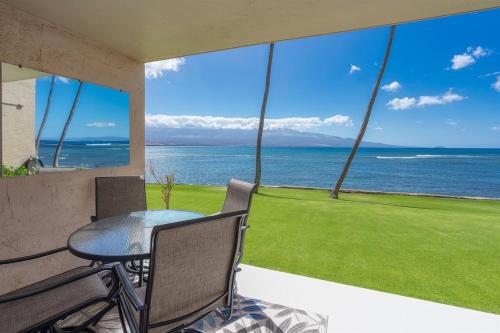 Oceanfront Oasis Renovated Summer of 2023 — hotel in Wailuku