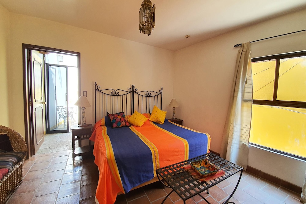 Capital O Hotel Al Son de los Santos Hostel in Guanajuato, Mexico