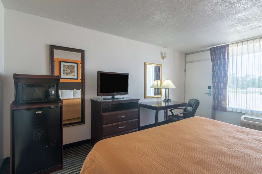 Motel 6 Liberal KS - photo 10