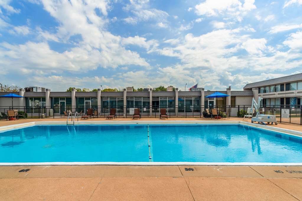 Quality Inn & Suites Vandalia near I 70 and Hwy 51 - photo 38