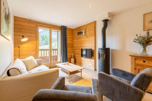 Chalet Le 4 — 4-Star Luxury Hotel in Le Grand-Bornand, France