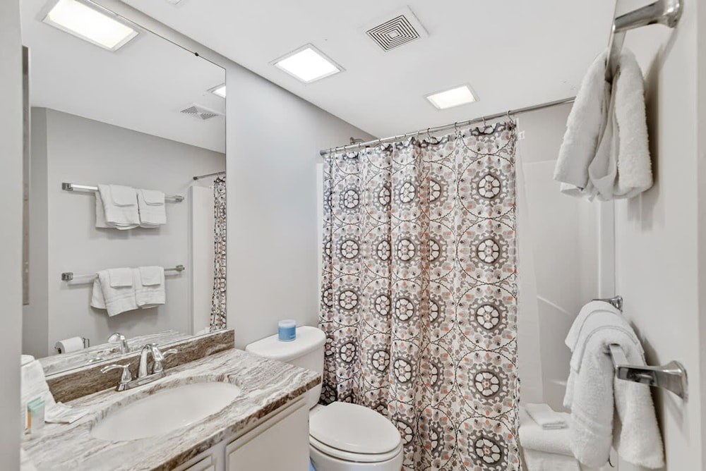 Windward Pointe 804 Sleeps 10 Beachfront Resort Amenities - photo 23