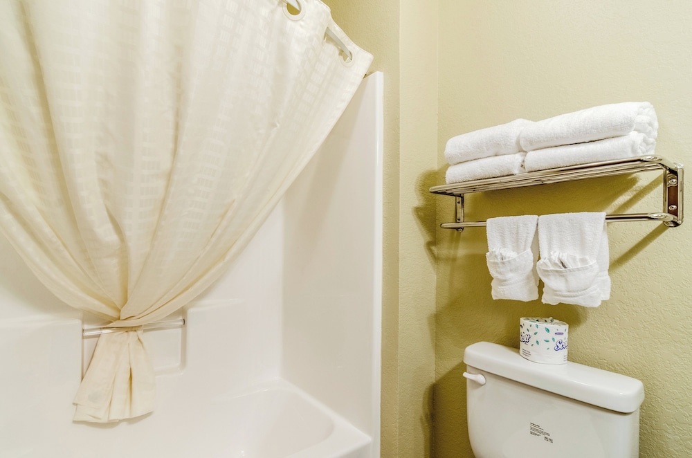 Cobblestone Inn & Suites Cambridge - photo 25