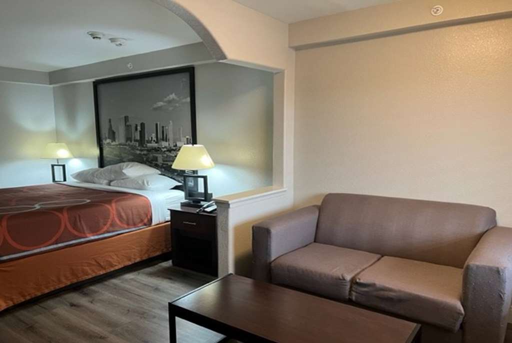 Super 8 by Wyndham Mont Belvieu Baytown East - photo 17