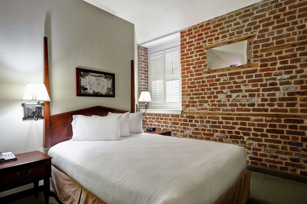 Embassy Suites by Hilton Charleston Historic District - photo 45