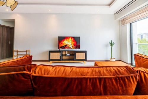 Modern Living 2 Br Near Yaya Gym & Pool