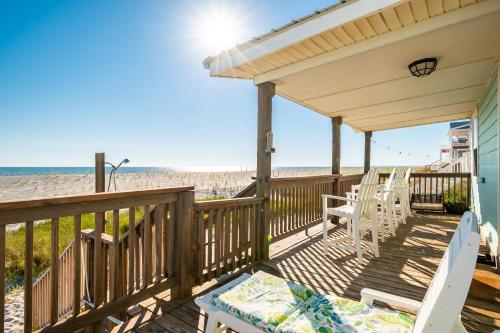 Moon Struck by Oak Island Accommodations - photo 6