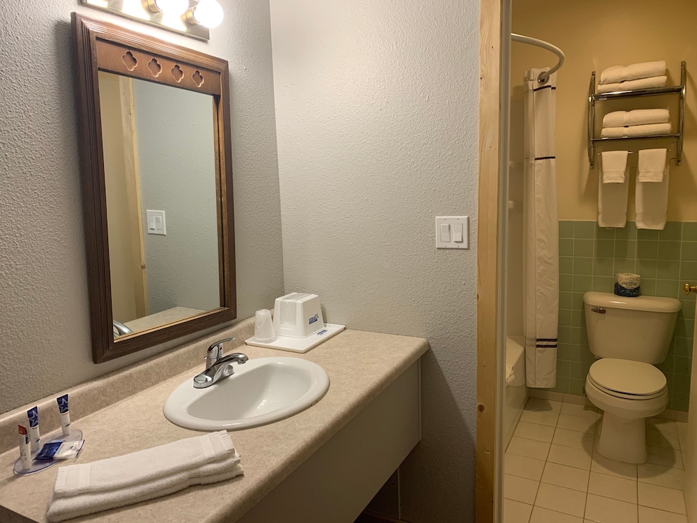Americas Best Value Inn Wall - photo 59