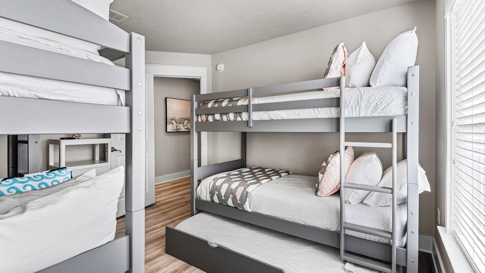 4BR Seacrest Beach Home w Pool Free Tram Service Attraction Tickets — 4-Star Luxury Hotel in Panama City Beach, United States