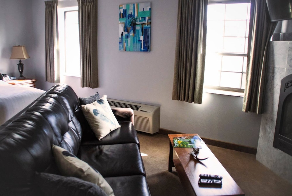 The Calvert Hotel - photo 9