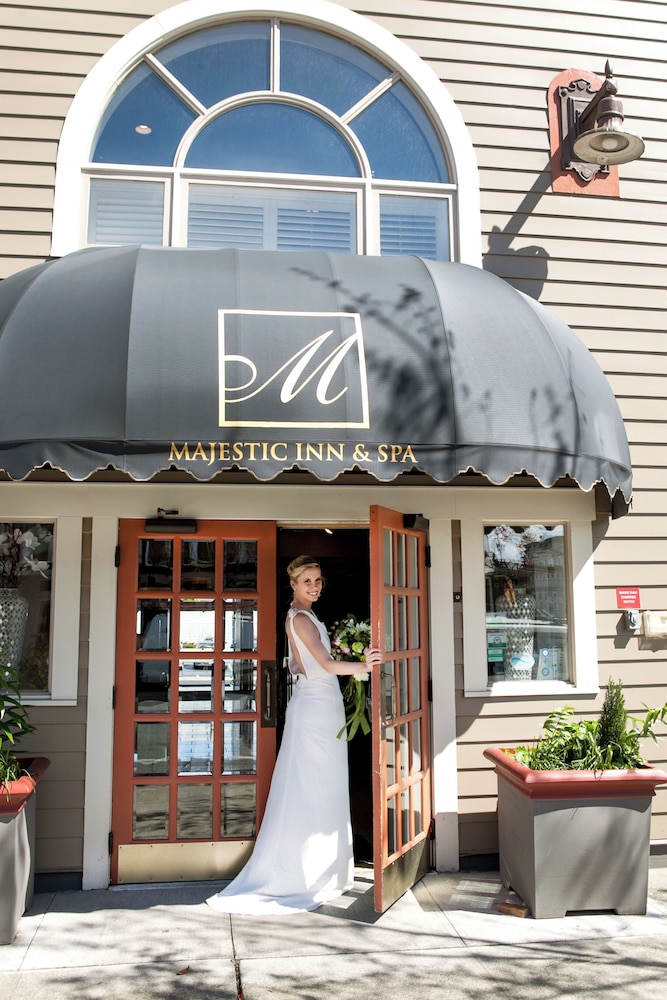 Majestic Inn & Spa - photo 93