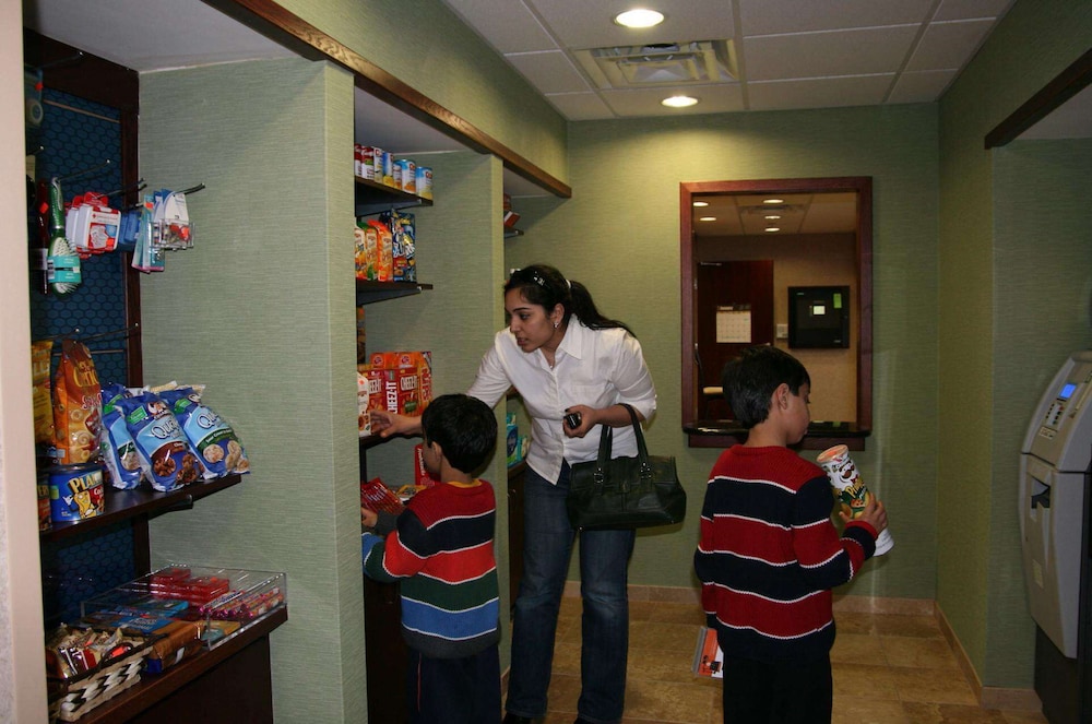 Hampton Inn & Suites Cleveland Mentor - photo 35