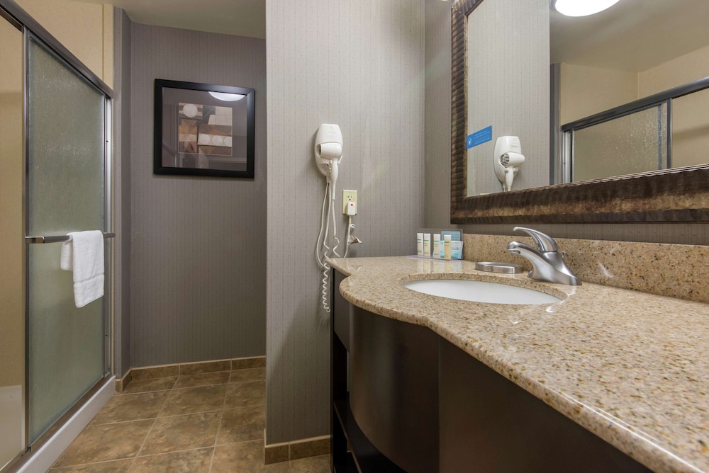 Hampton Inn Meadville - photo 41