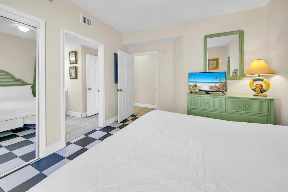 Majestic Beach Towers 1 1615 — hotel in Panama City Beach