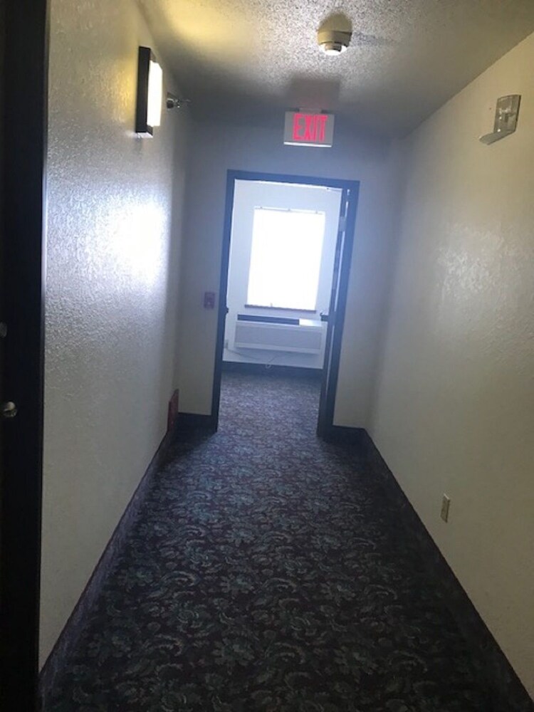 Selby Motel - photo 36