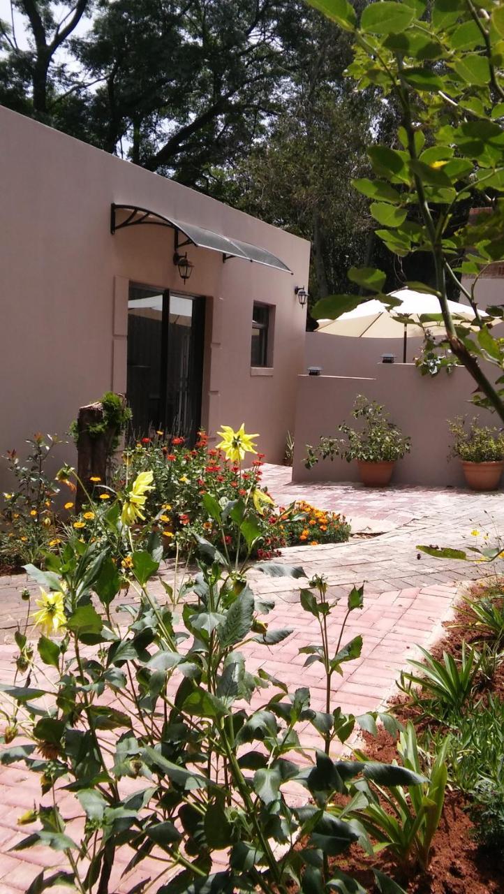 @Home Cottage — 4-Star Luxury Hotel in Johannesburg, South Africa