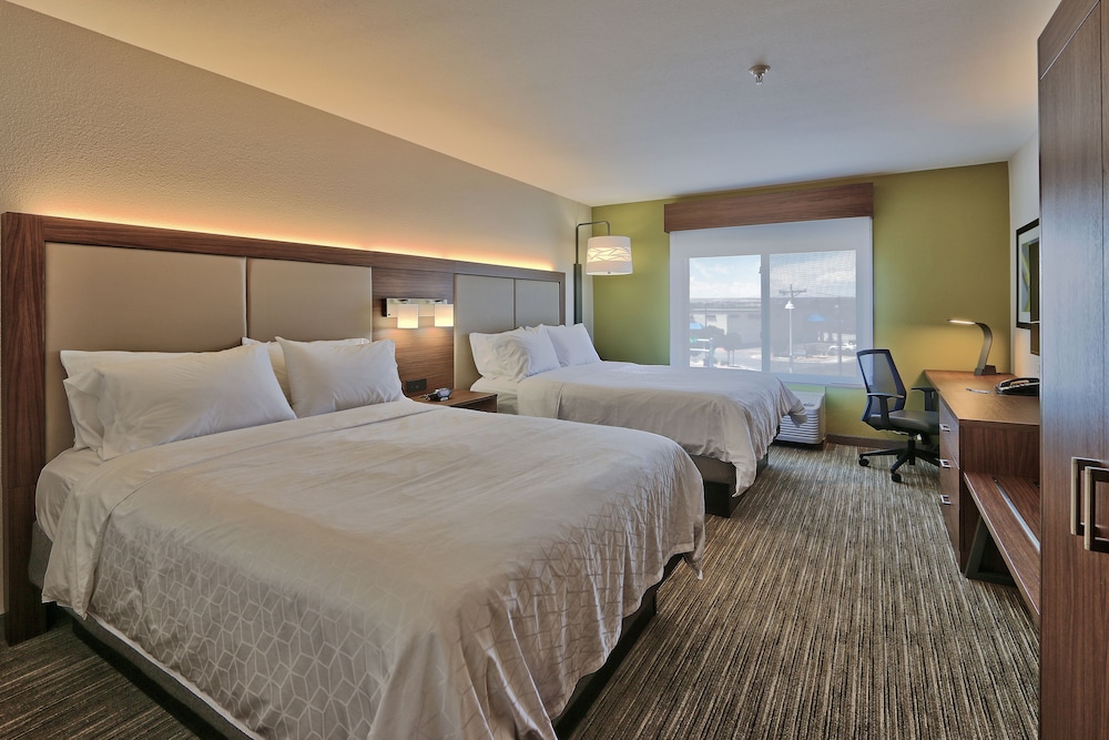 Holiday Inn Express & Suites Albuquerque Historic Old Town by IHG - photo 6