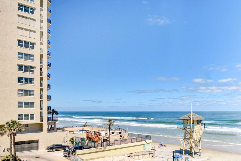 Daytona Beach Studio with Balcony and Ocean View - photo 14