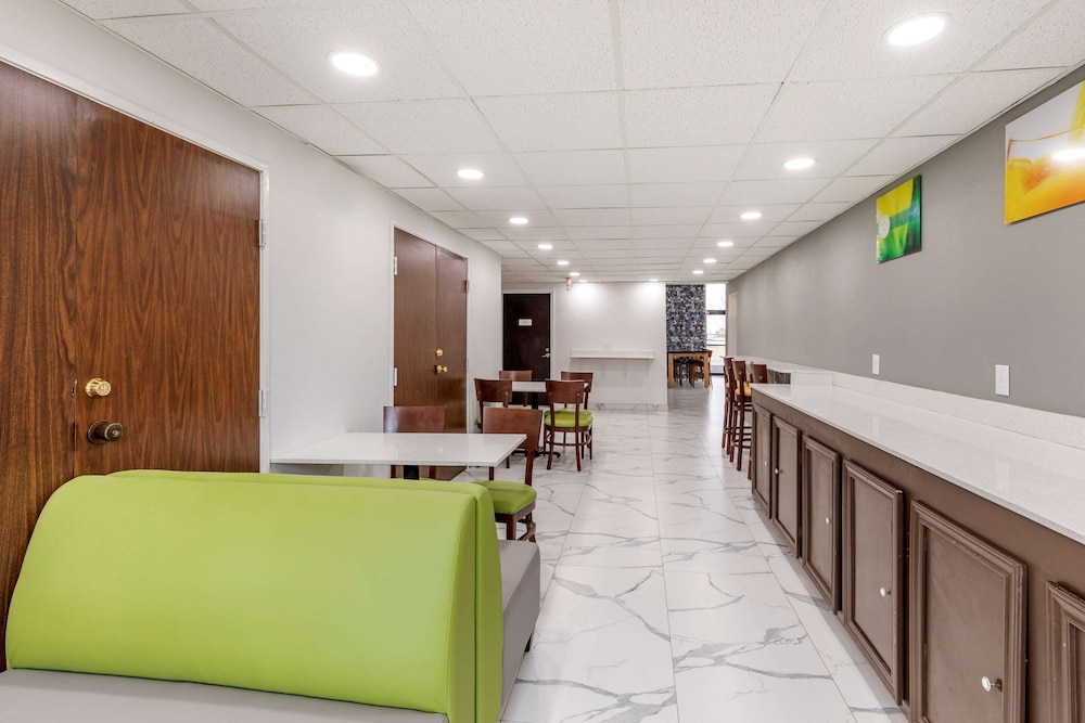 Quality Inn & Suites Sulphur Springs - photo 65