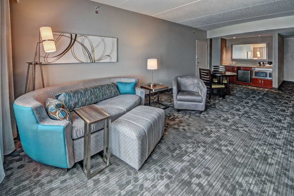 Courtyard by Marriott Newport News Airport - photo 12