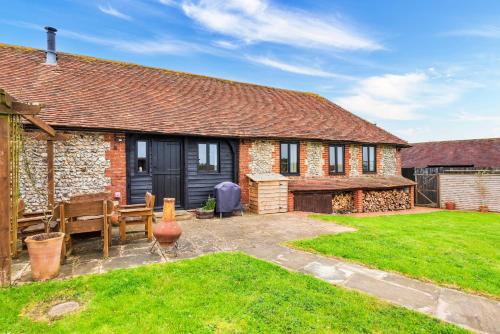 Finest Retreats Flint Barn — Faversham — photo 2