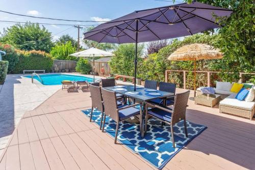 Westwood Spacious Stunning Retreat — hotel near Buchanan Field