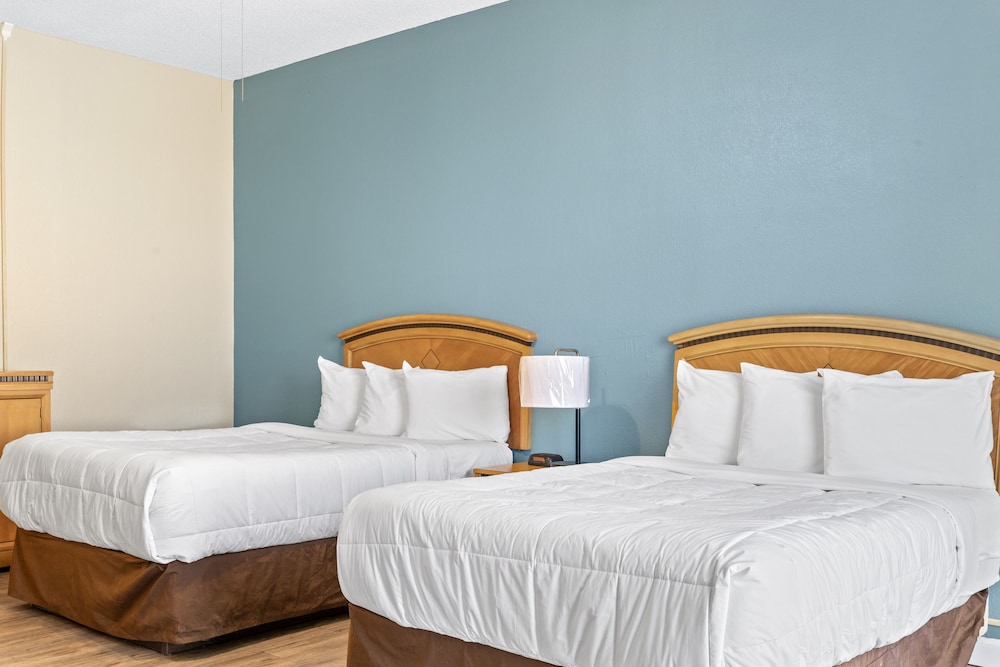 Ocean Crest Inn and Suites - photo 32
