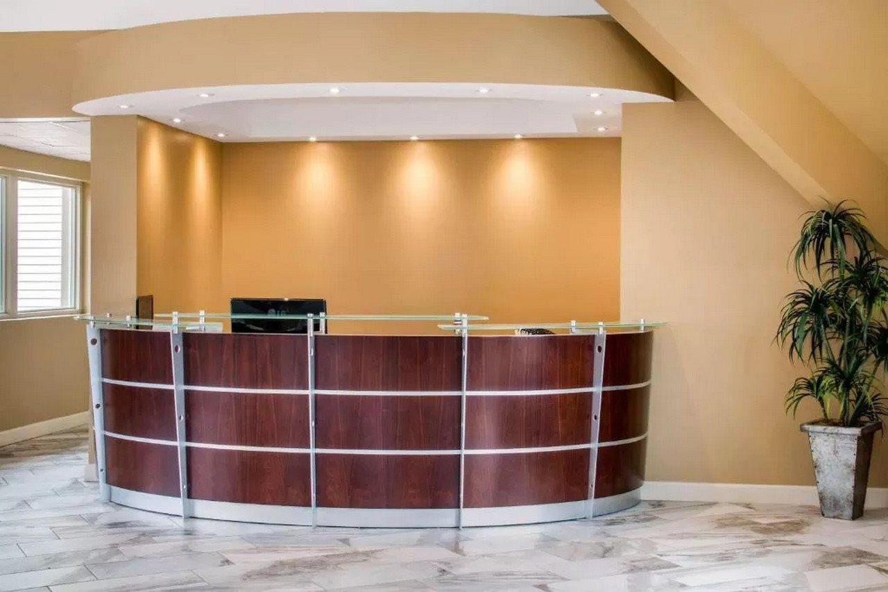 Econo Lodge Inn And Suites - photo 3