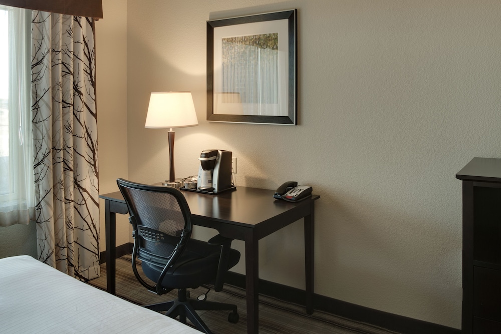 Holiday Inn Express & Suites Nevada by IHG - photo 30