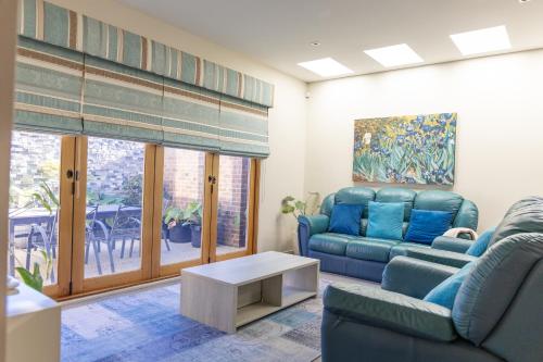 Stylish Retreat Steps from Geelong Waterfront with Parking Wi Fi AC in Geelong, Australia