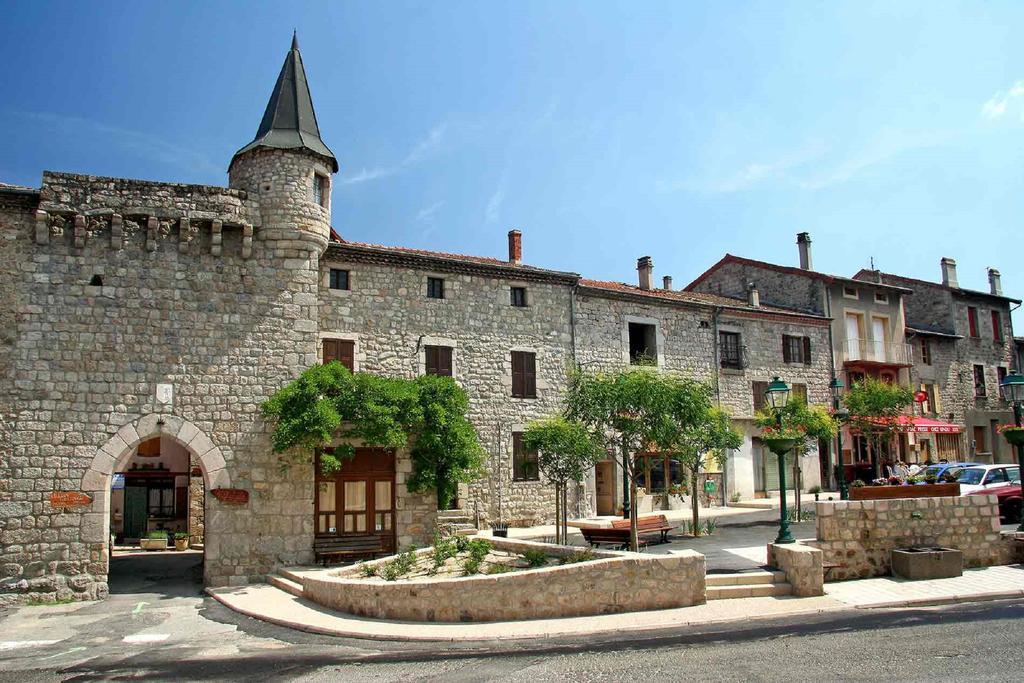 Camping de Retourtour — 4-Star Luxury Hotel in Lamastre, France
