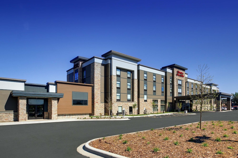 Hampton Inn & Suites Milwaukee West - photo 62