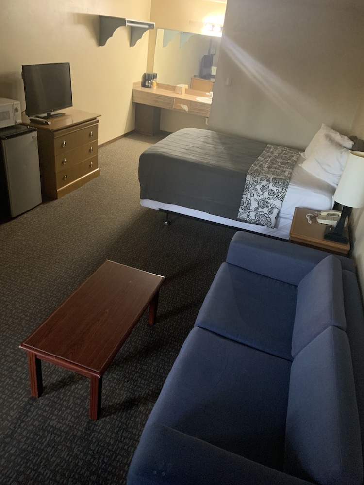 Smokey Point Motor Inn - photo 19