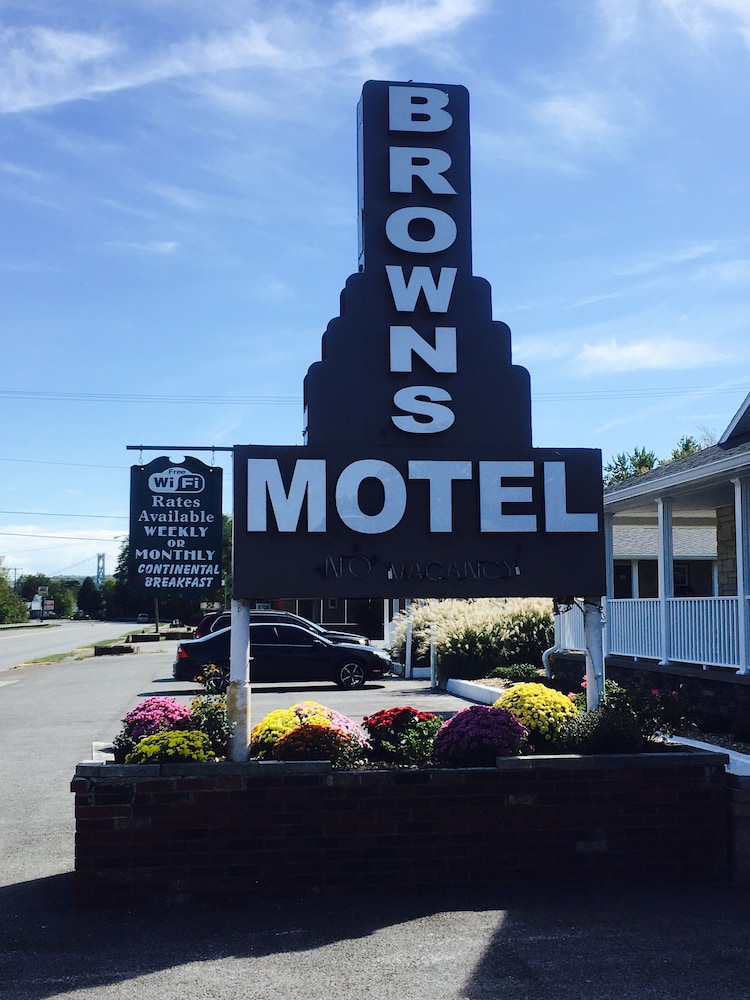 Brown's Motel Aberdeen - photo 29