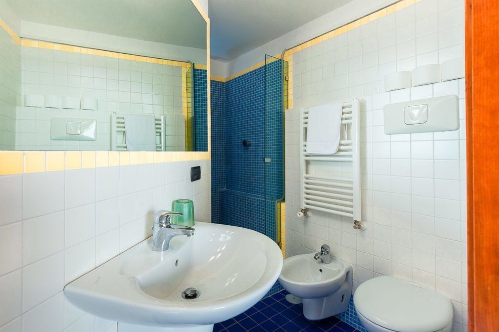 Cve I I Bh 80 — hotel in Naples
