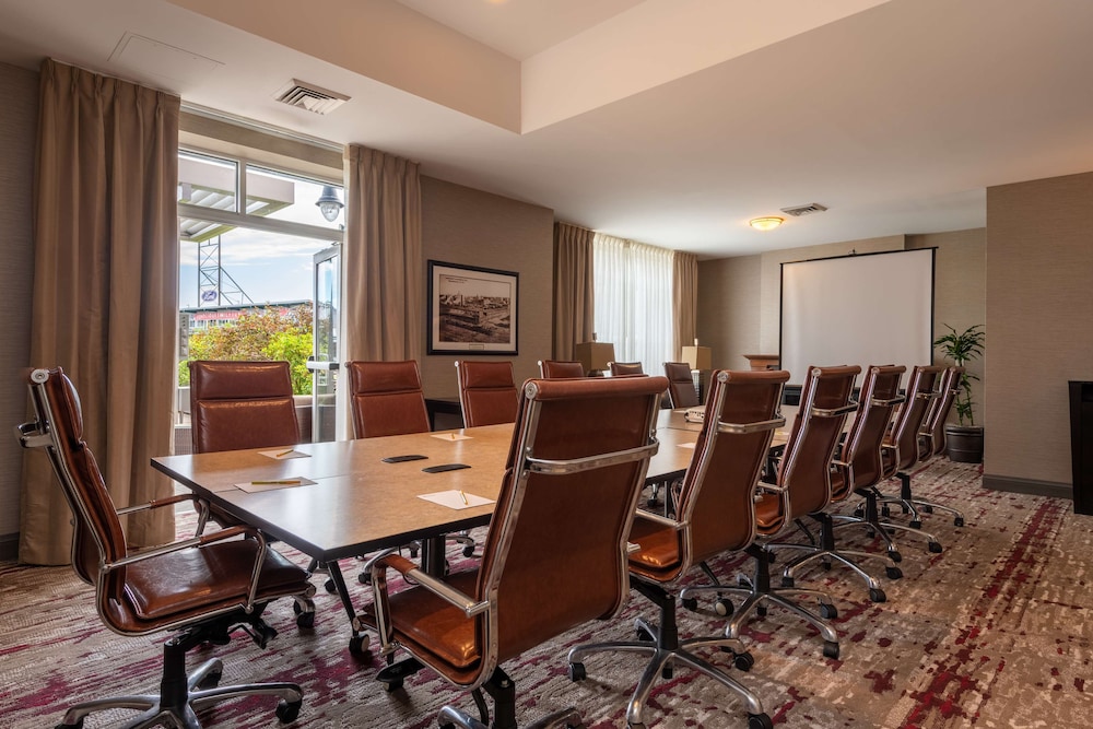 Hilton Garden Inn Manchester Downtown - photo 49