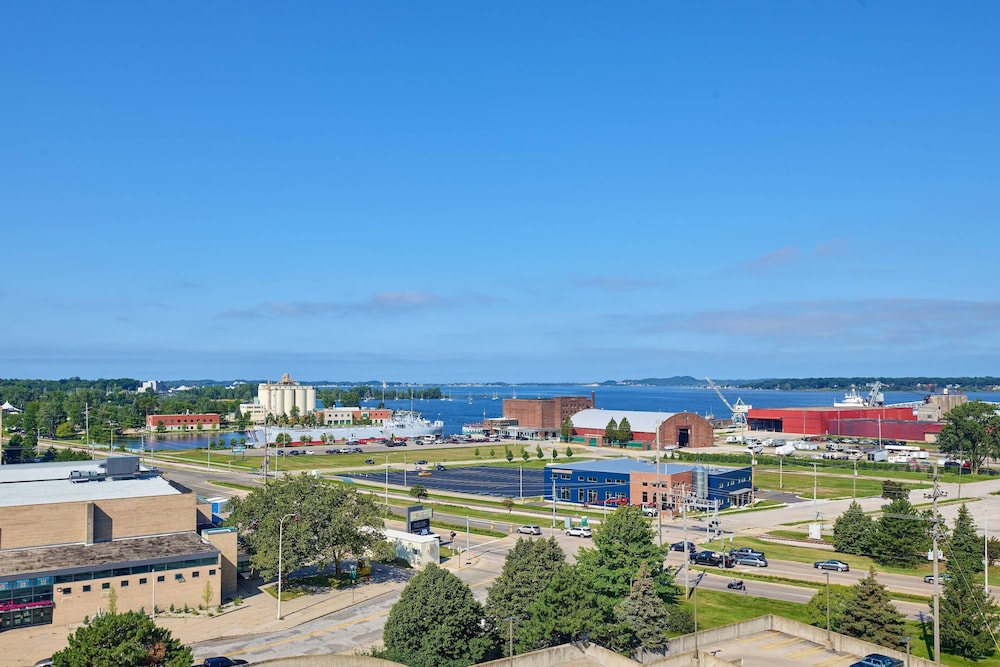 Delta Hotels by Marriott Muskegon Convention Center - photo 10
