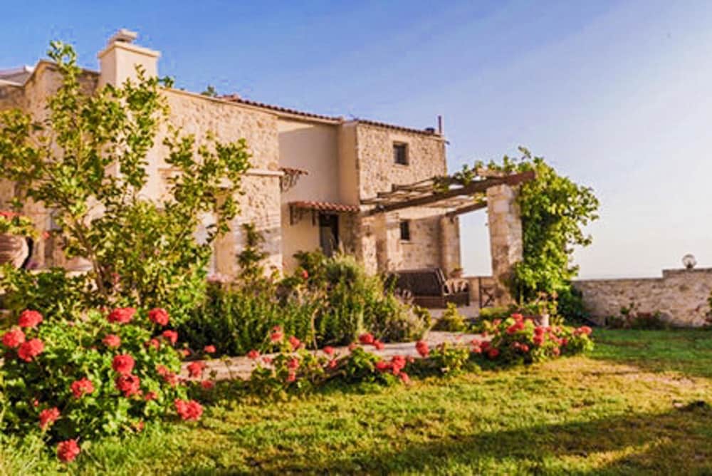 Villa With 2 Bedrooms in Rethymno With Wonderful sea View Private Pool Enclosed Garden 4 km From the Beach — 4-Star Luxury Hotel in Rethymno, Greece