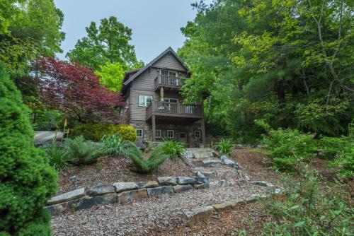 Sparrow Cottage Charming Arts & Crafts Cottage — 4-Star Luxury Hotel in Black Mountain, United States
