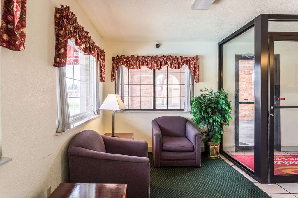Econo Lodge & Suites Brinkley - photo 8