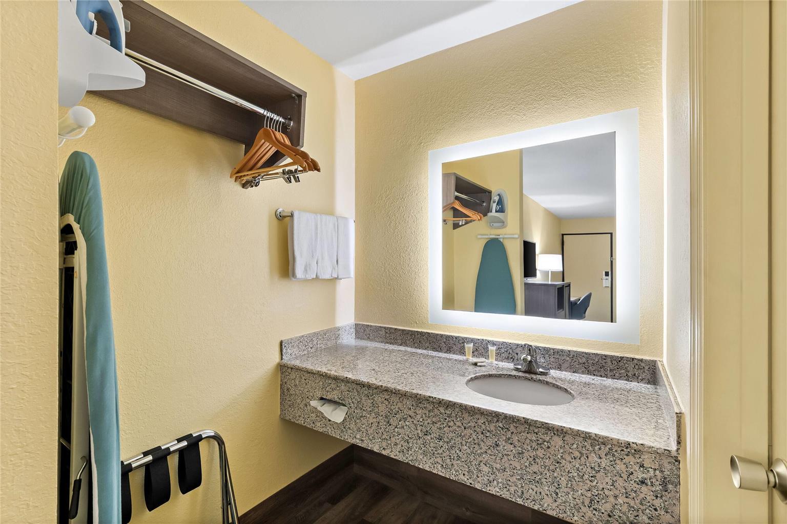 Days Inn by Wyndham Cleveland TN - photo 13