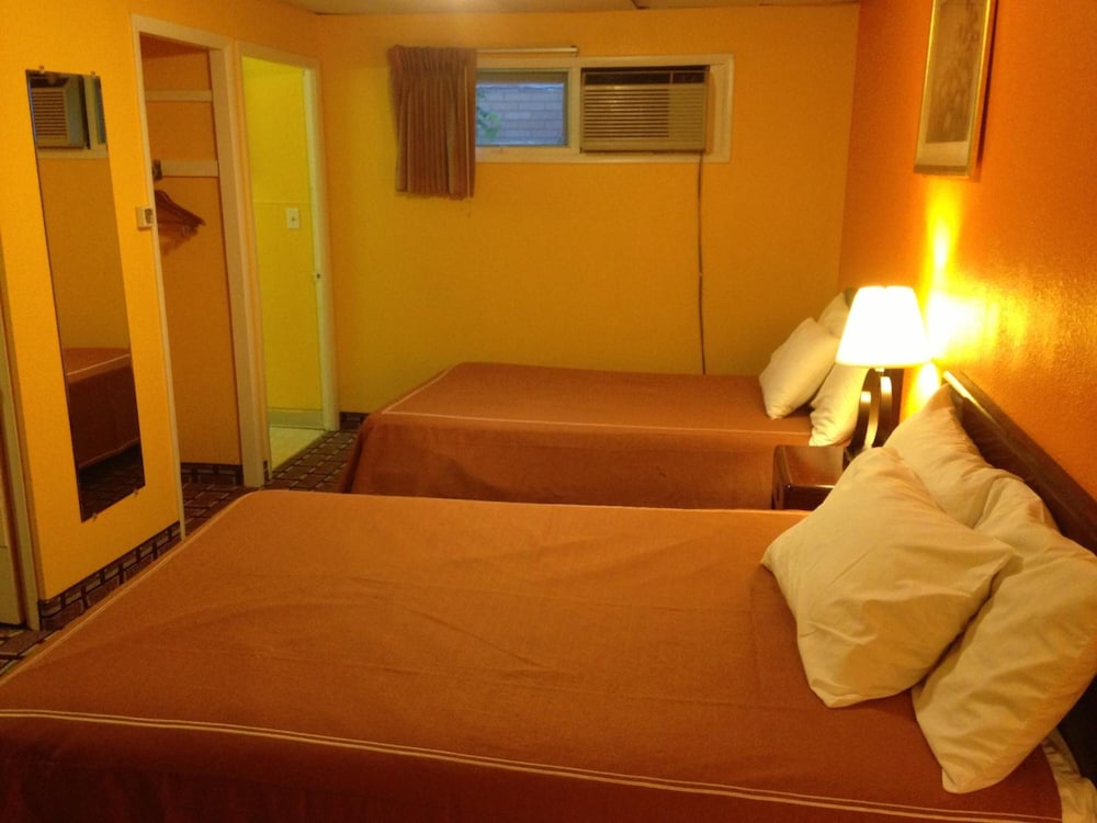 Red Carpet Inn Niagara Falls - photo 18