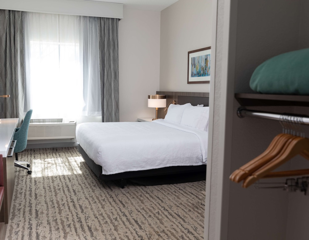 Hilton Garden Inn Des Moines Airport - photo 6