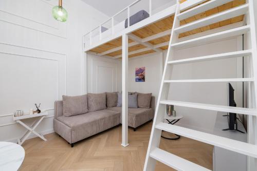 Apartment with balcony Berka Joselewicza 5 — 4-Star Luxury Hotel in Krakow, Poland