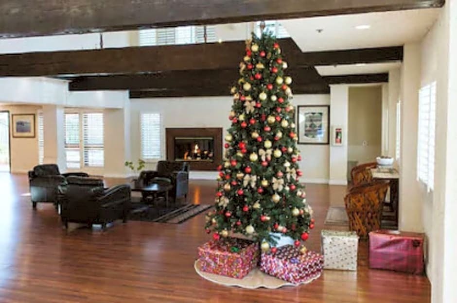 Channel Islands Inn - photo 2