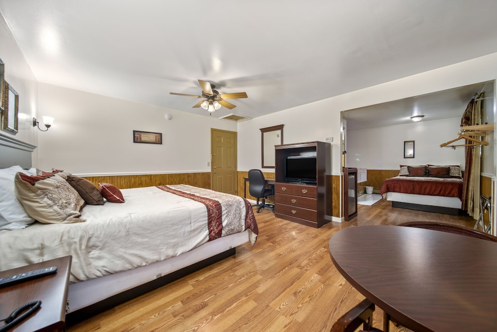 Kingsway Inn - photo 7