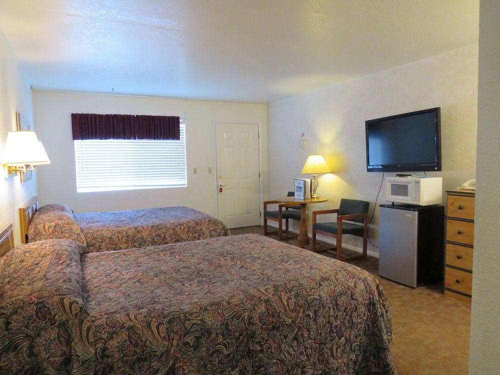 Rim Rock Motel - photo 14