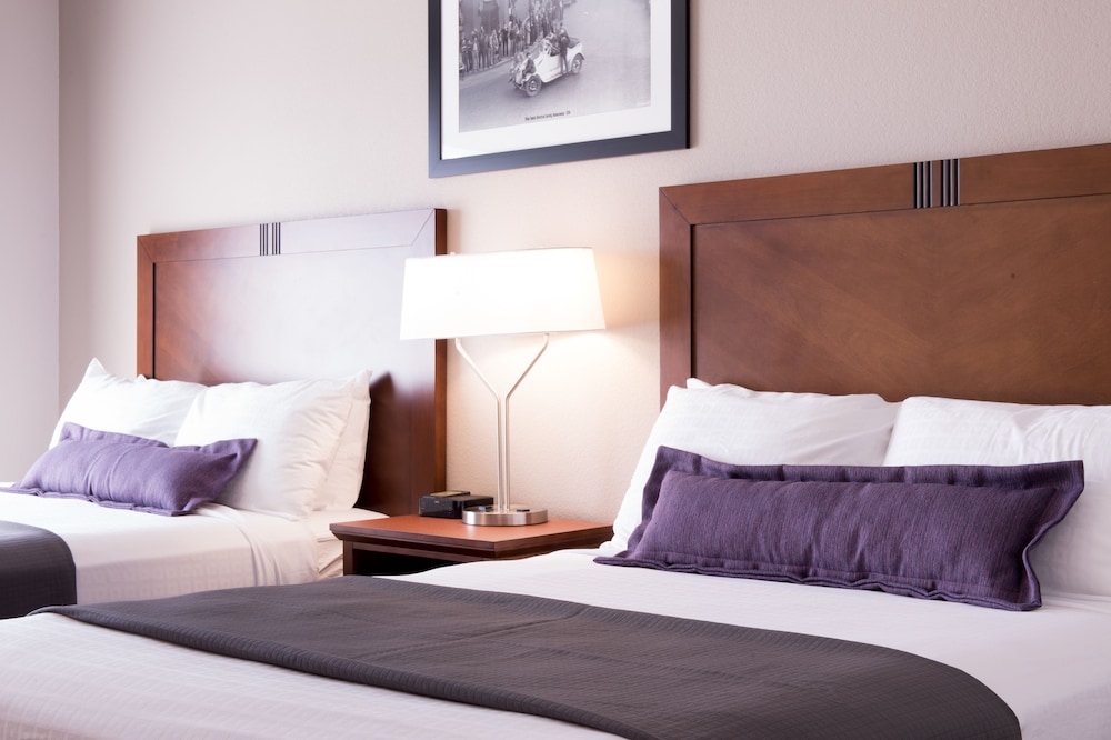 The Bluemont Hotel - photo 16