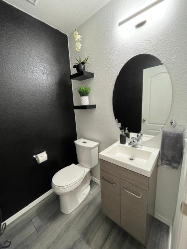 Beautiful 2 story home 20 minutes from the strip