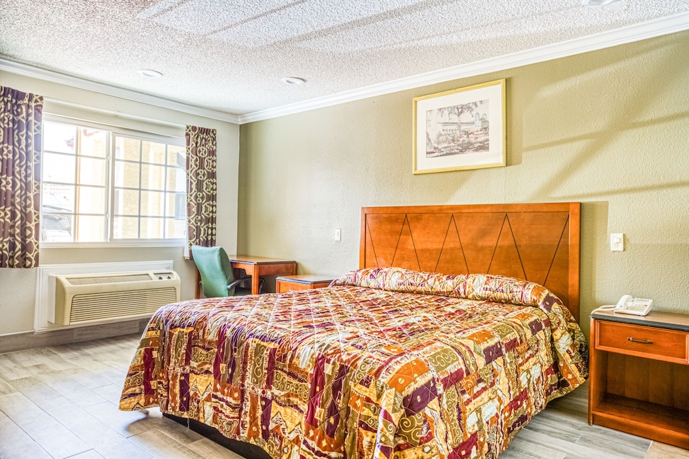 Hotel Whittier Ca I 605 — Whittier